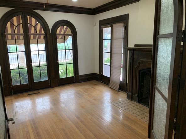 1120 W Main St, Visalia, CA 93291